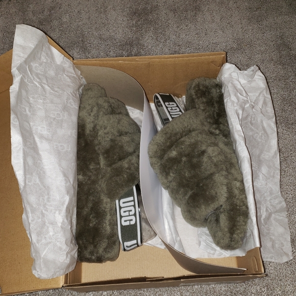 **SOLD** UGG Women's Fluff Yeah Slide, Size 8 - Picture 5 of 7